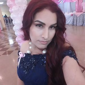 Meet your Posher, Estela